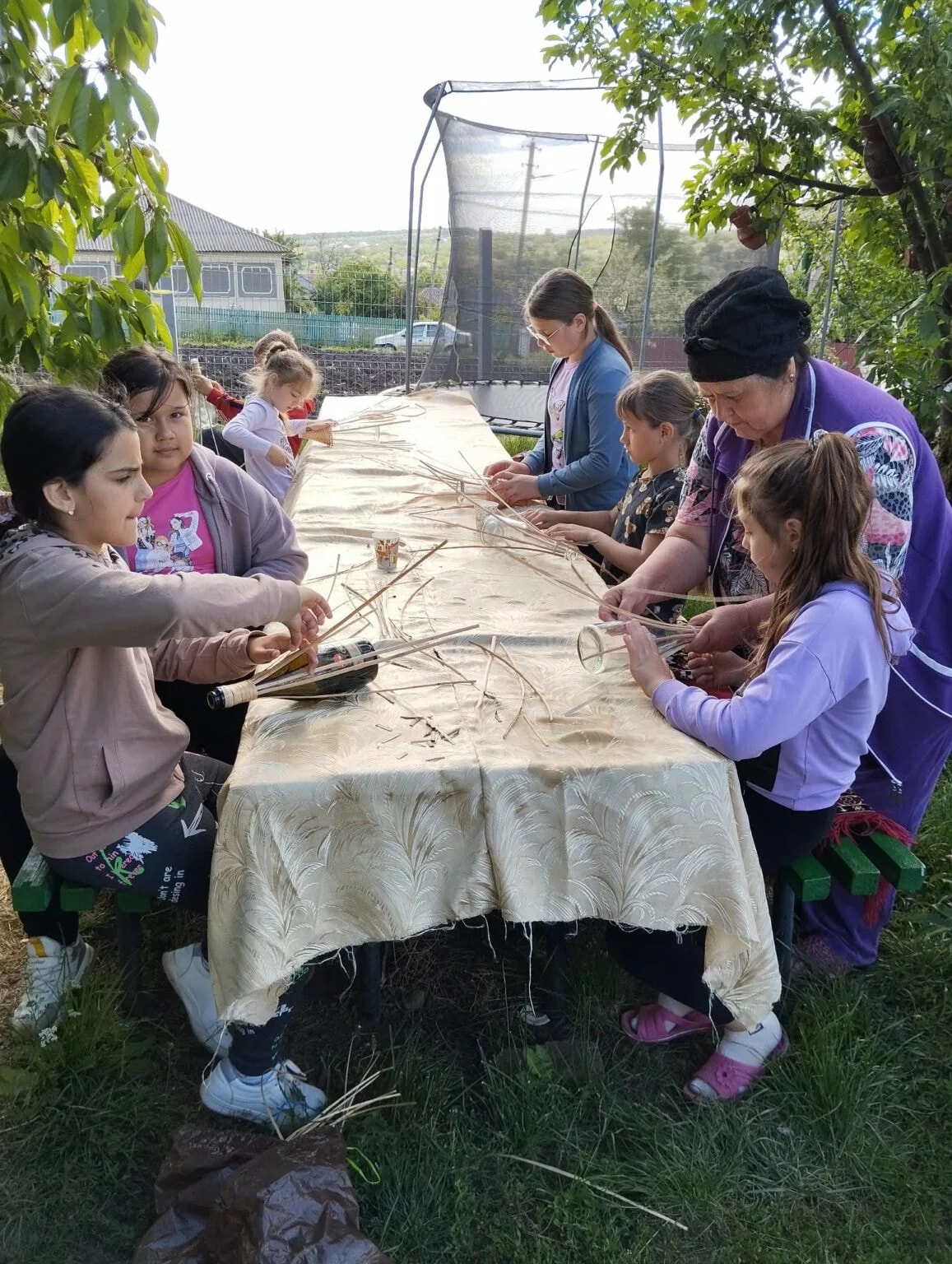 Centrul de meşteşuguri „Sălcioara”, împletit din fibre vegetale s. Rubleniţa